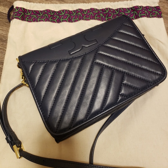 Tory Burch Handbags - Tory Burch Alexa Combo Crossbody